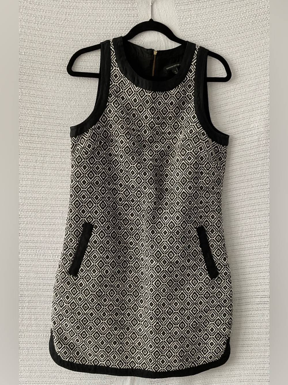Banana Republic Black and White Sleeveless Geometric Shift Dress